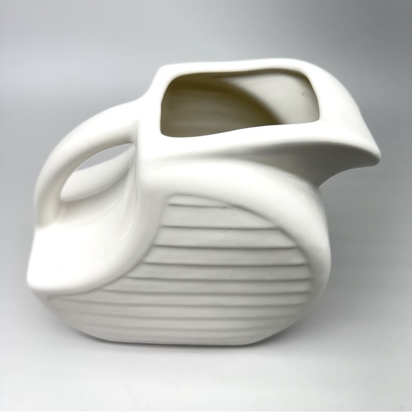 Vintage Feltman Langer USA Pottery
MCM White Ceramic Circle Pitcher - Picture 6 of 14